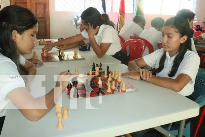 Foto: Jóvenes del Triángulo Minero se entusiasman con ajedrez en sus escuelas/TN8 Foto: Jóvenes del Triángulo Minero se entusiasman con ajedrez en sus escuelas/TN8