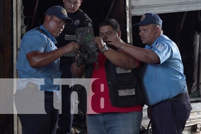 3 Foto: incendio en el Mercado Oriental / TN8