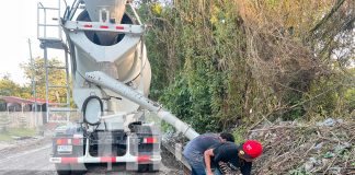 Foto: ¡De tierra a concreto! El Divisadero avanza con nueva calle hidráulica en La Libertad/TN8