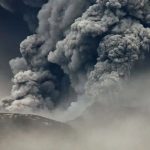 Volcán Klyuchevskoy entra en erupción tras potente sismo en Rusia Foto: Explosiones y lava en Kamchatka /cortesía