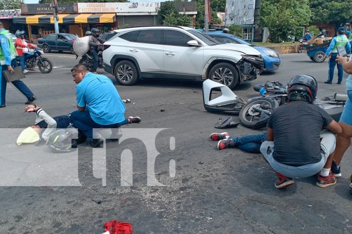 3 Foto: Triple colisión en semáforos de Montoya deja tres lesionados y severos daños materiales/TN8