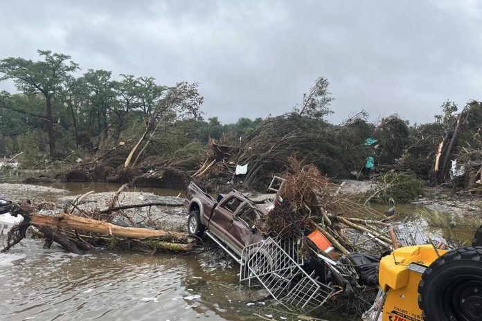 Foto: Aumenta a 91 la cifra de fallecidos en Texas /Cortesía