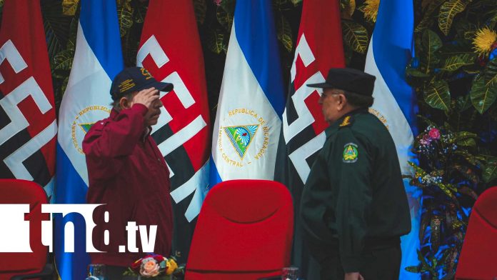 Foto: Acto por 46 aniversario de la Fuerza Aérea de Nicaragua, presidido por el Comandante Daniel Ortega y la Compañera Rosario Murillo / TN8 Foto: Acto por 46 aniversario de la Fuerza Aérea de Nicaragua, presidido por el Comandante Daniel Ortega y la Compañera Rosario Murillo / TN8