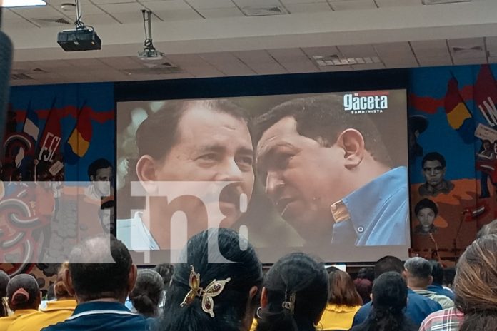 Foto: Estudiantes y docentes honran el pensamiento chavista en la UNAN-Managua/TN8 Foto: Estudiantes y docentes honran el pensamiento chavista en la UNAN-Managua/TN8