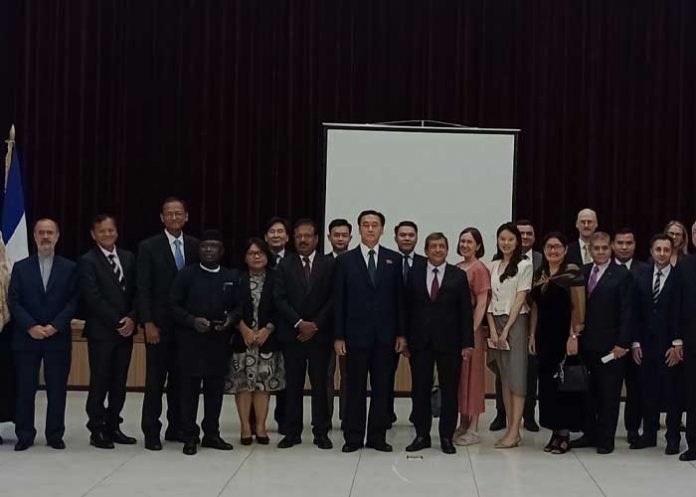 Foto: Vicecanciller norcoreano saluda al pueblo nicaragüense/TN8