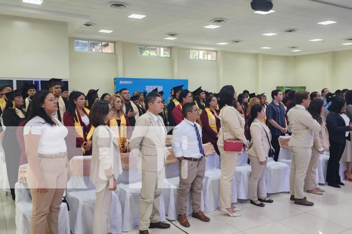 Foto: Graduación en el Centro Tecnológico Manuel Olivares /TN8