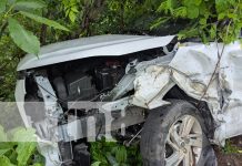 Conductor vive para contarlo: Casi se despedaza en un abismo de Granada Foto: Sobrevive de milagro a aparatoso accidente en Granada / TN8