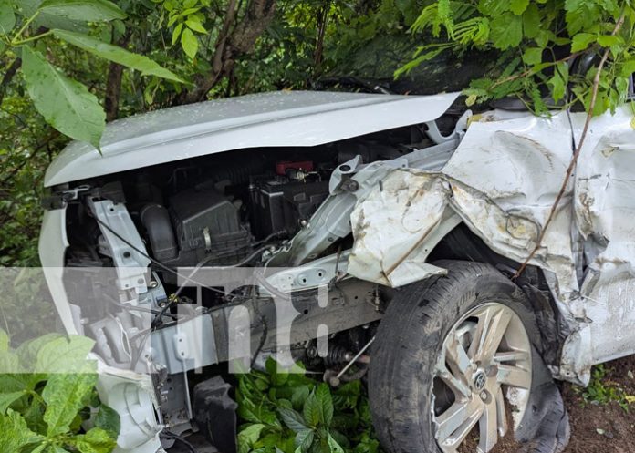 Foto: Sobrevive de milagro a aparatoso accidente en Granada / TN8 Foto: Sobrevive de milagro a aparatoso accidente en Granada / TN8