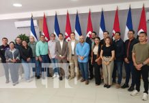 Foto: Coordinadores de medios con representantes de RT En Español / TN8