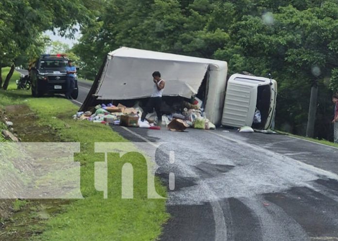 Foto: Accidente con camión en Boaco / TN8 Foto: Accidente con camión en Boaco / TN8