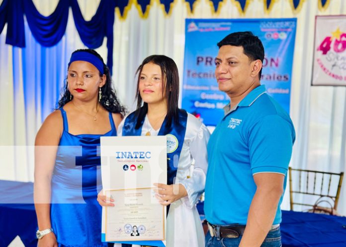 Foto: Entrega de títulos desde el Tecnológico de Chinandega / TN8