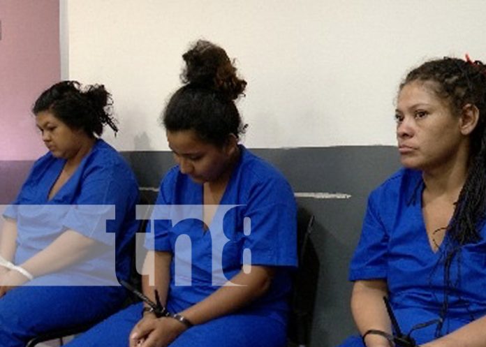 Foto: Trío de ladronas en el banquillo judicial en Managua / TN8 Foto: Trío de ladronas en el banquillo judicial en Managua / TN8