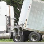 Saltó para vivir: furgonero se lanza antes que su camión cayera a un abismo en Estelí Foto: Se lanzó de un camión para salvarse en Estelí / TN8