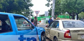 Foto: Imprudencia de taxi en Managua, Nicaragua, provoca accidente / TN8