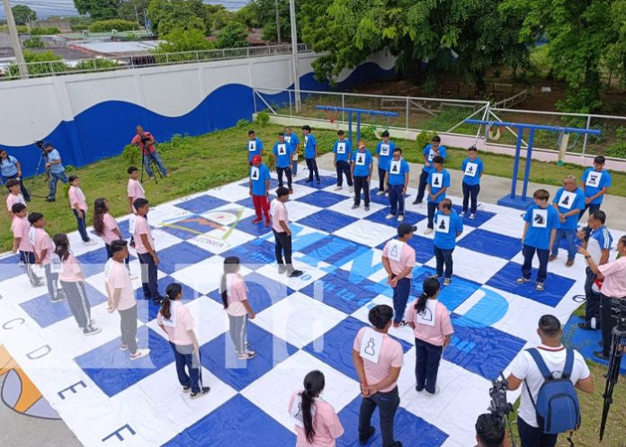 Foto: Ajedrez humano con el MINED Nicaragua / TN8 Foto: Ajedrez humano con el MINED Nicaragua / TN8