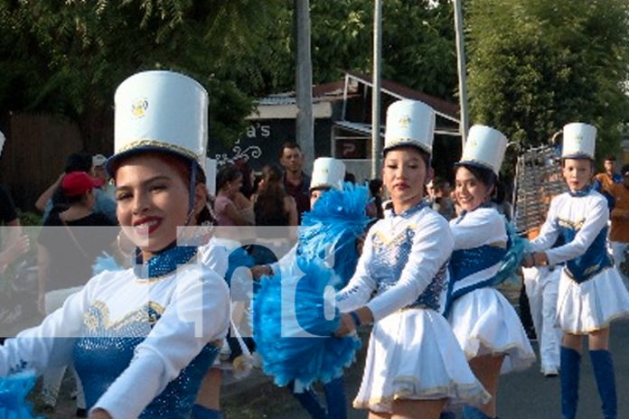 1 Foto: Más de mil estudiantes rinden homenaje patrio en desfile escolar del Distrito V de Managua /TN8