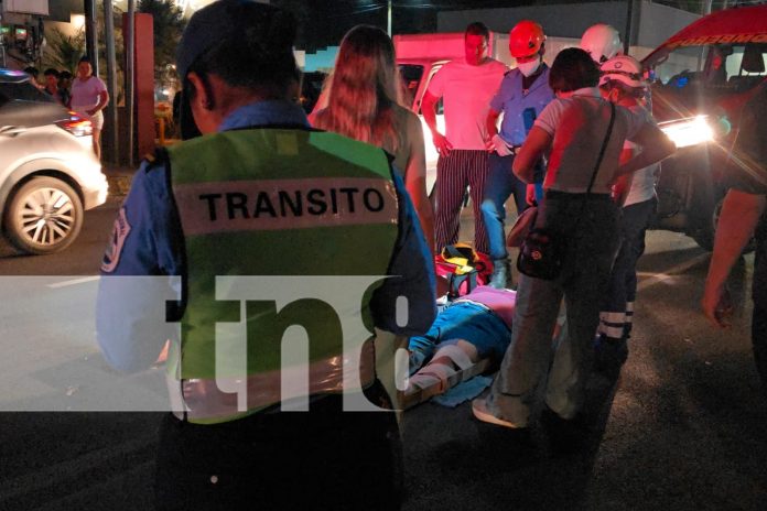 Foto: Accidente en carretera vieja a León, Managua, deja una mujer herida y motociclista grave/TN8