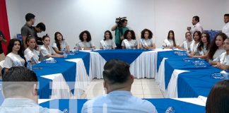 Foto: Candidatas a Reinas Aprenden a Ser Voceras del Pueblo/ TN8