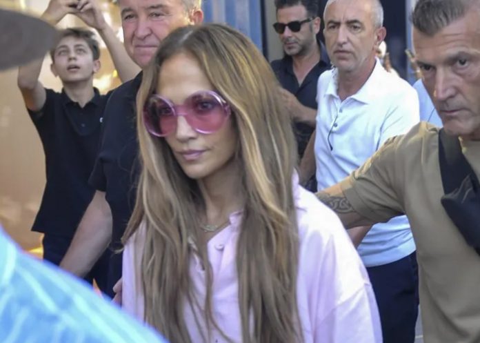 Foto: Jennifer López es rechazada en Chanel /cortesía Foto: Jennifer López es rechazada en Chanel /cortesía