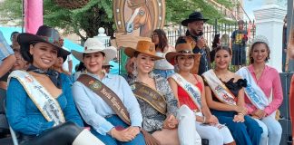 Foto:Más de 50 mil personas disfrutan fiestas y el Tope de Toros en Granada/Cortesía