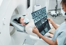 Estudio alerta sobre efecto negativo de la IA en colonoscopias Foto:Uso frecuente de IA en colonoscopias afecta habilidades médicas/Cortesía