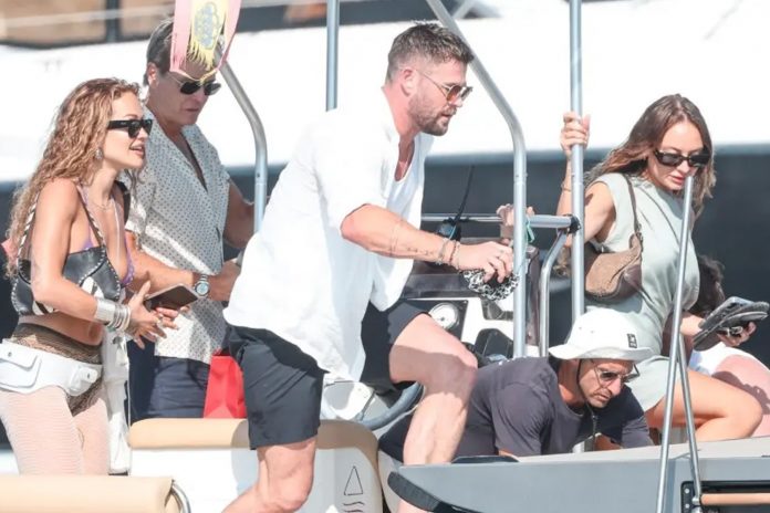 Foto: El actor Chris Hemsworth disfrutó de la playa española / Cortesía Foto: El actor Chris Hemsworth disfrutó de la playa española / Cortesía