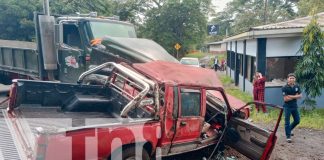 Foto: Camión impacta a camioneta en aparatoso accidente en Santo Tomás dejando un lesionado/TN8