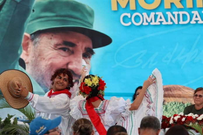 1 Foto: Universidad Nacional Agraria conmemora el 99 aniversario de Fidel Castro / Cortesía