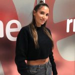 Vídeo viral: India Martínez canta en avión tras concierto en Vigo Foto:India Martínez convierte un avión en escenario/Cortesía