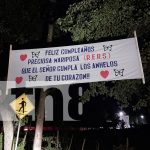 “Feliz cumpleaños, preciosa mariposa”: romance sorprende en San Marcos Foto: Mensaje romántico en San Marcos /TN8