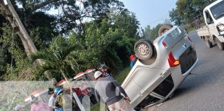 Foto: Conductora resulta ilesa tras aparatoso vuelco en Jalapa/TN8