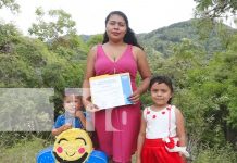 Foto: Somoto, adultos mayores reciben certificados tras cursos de piñatas/TN8