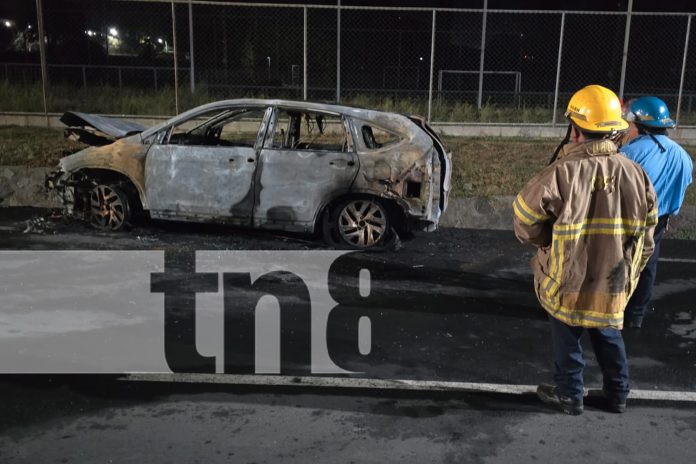 Foto: triple colisión en Managua termina en incendio/TN8 Foto: triple colisión en Managua termina en incendio/TN8