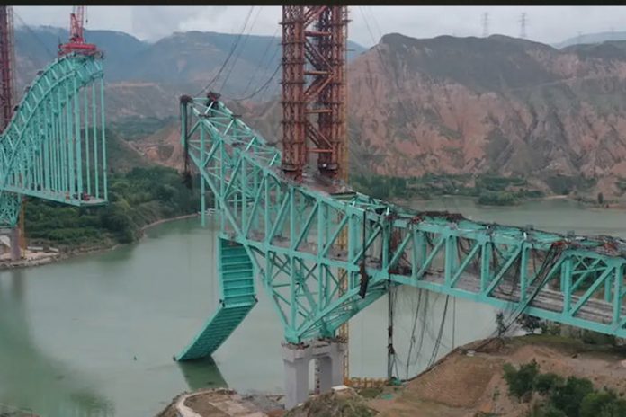 Foto:China emplea helicópteros y robots subacuáticos para rescatar a trabajadores./Cortesía