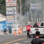 Motocicleta se consume en llamas tras fuerte accidente en Carretera Sur Foto: Motocicleta calcinada y un herido en Managua/TN8