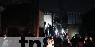Foto: Incendio consume 7 tramos del mercado oriental/TN8