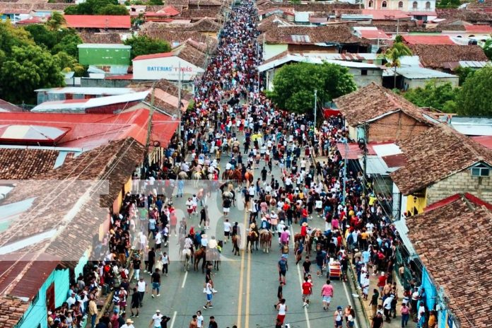 Foto: Granada estalla en alegría popular: Tope de Toros contó con más de 50 mil asistentes/TN8