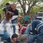 Fuerte accidente en San Pedro, Estelí: Motorizado con lesiones graves Foto: Fuerte accidente de tránsito deja a persona lesionada en Estelí/TN8