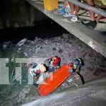 Masaya: Entre cuerdas y camilla: así fue el rescate de un hombre en Puente San Ramón. Foto: hombre es recatado luego de caer a un cauce en San Ramón, Masaya/TN8