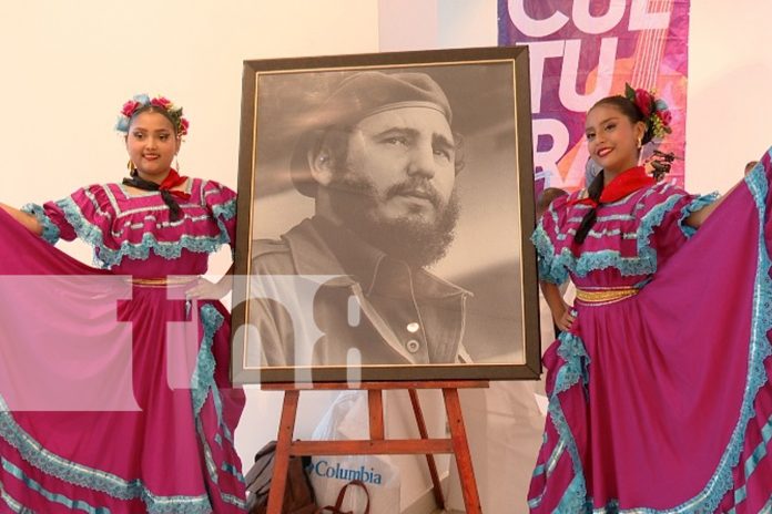 Foto: Con música y poesía, la juventud sandinista honra a Fidel y Tomás/TN8 Foto: Con música y poesía, la juventud sandinista honra a Fidel y Tomás/TN8