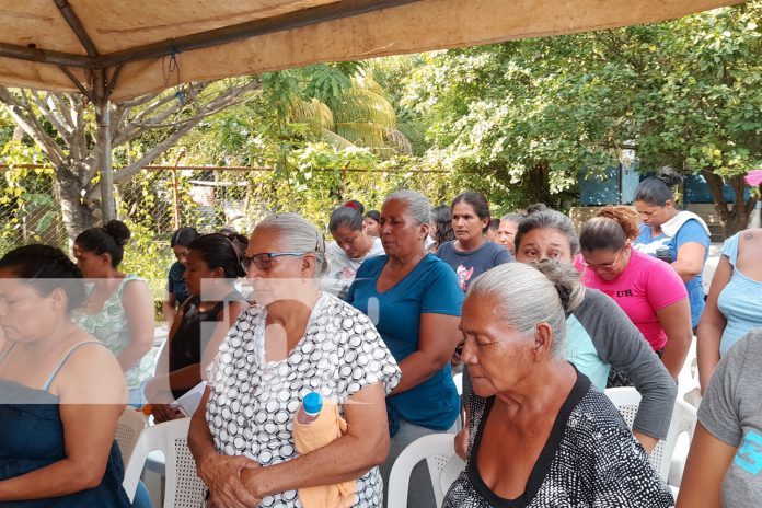 Foto: Familias reciben letrinas y materiales en Nandaime/TN8