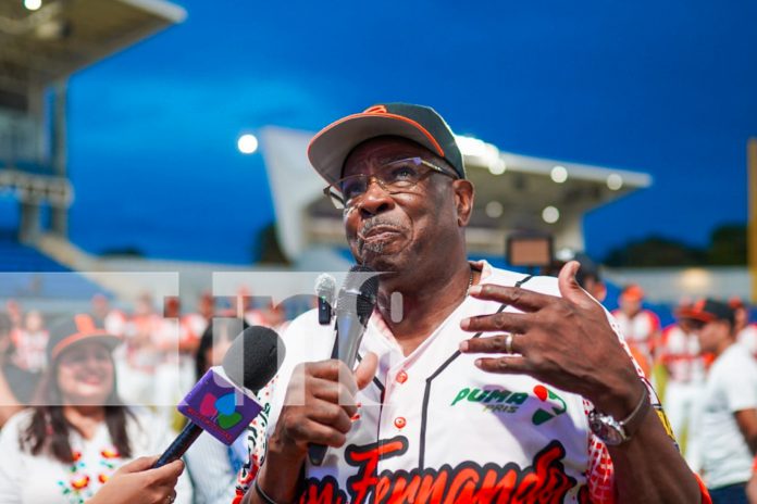 Foto: Masaya le da la bienvenida a Dusty Baker/TN8 Foto: Masaya le da la bienvenida a Dusty Baker/TN8