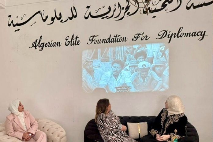 2 Foto: Argelia rinde homenaje al 45 aniversario de la Cruzada Nacional de Alfabetización de Nicaragua / Cortesía