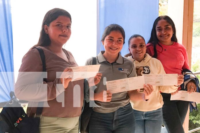 Foto Boaco entrega becas universitarias gracias al Gobierno Sandinista/TN8 Foto Boaco entrega becas universitarias gracias al Gobierno Sandinista/TN8