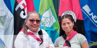 Foto: Granada entrega “Becas para el Pueblo”/TN8