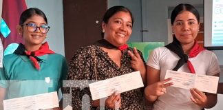 Foto: Carazo más de 200 estudiantes beneficiados con becas/TN8