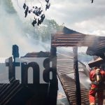 «Lo perdimos todo»: voraz incendio consume vivienda en reparto Divino Niño, Chinandega Foto: Fuerte incendio deja a familia sin hogar en Chinandega/TN8
