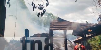 Foto: Fuerte incendio deja a familia sin hogar en Chinandega/TN8