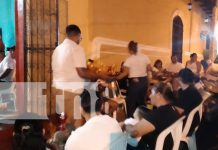 Foto: Familias de granada celebra la gritería chiquita/TN8