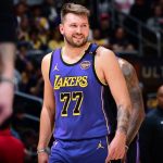 Luka Doncic renueva con Los Angeles Lakers por 3 años y $165 millones Foto: Luka Doncic firma extensión de contrato con Los Angeles Lakers /Cortesía